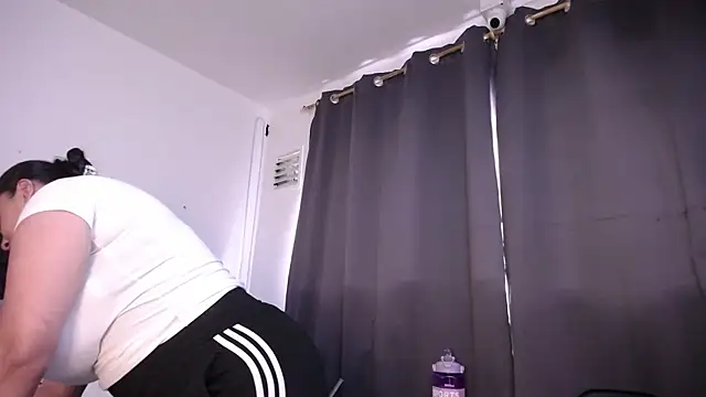 Nicol_Love0 webcam