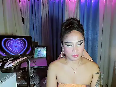 YourNikkieXxx webcam