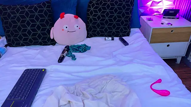 AdelineJhones webcam