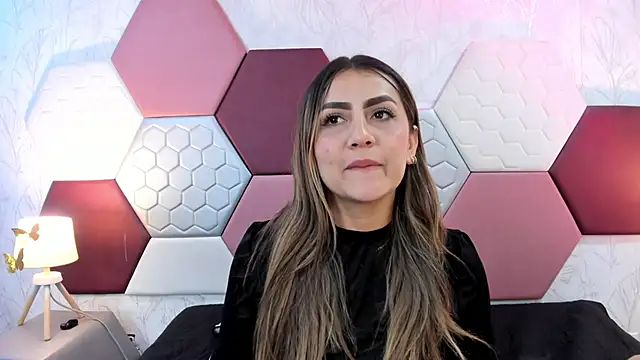 ariarous (F milf) - MAKE ME HAPPY ];)