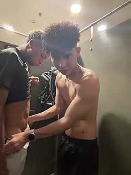 yoursexyjose webcam