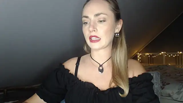 ScarlettSensitive webcam