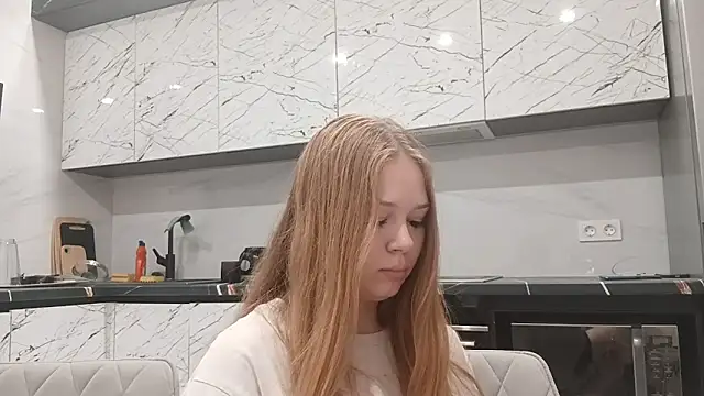 KarinaBestie webcam