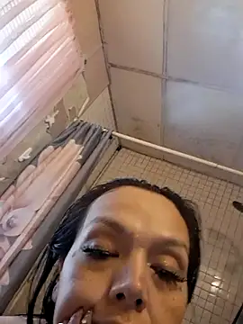 Bossladyaugust webcam