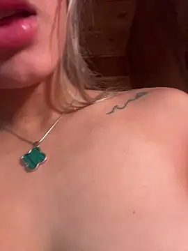AliceStone19 webcam