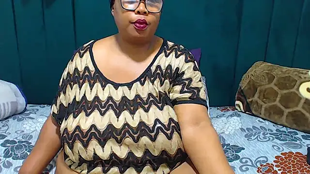 BUSTYTUMIXX23 webcam