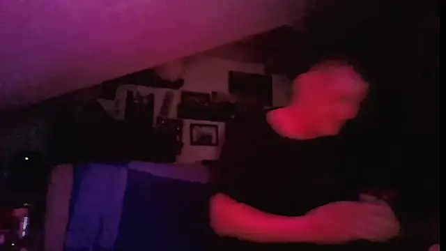 Bigthroaterboy webcam
