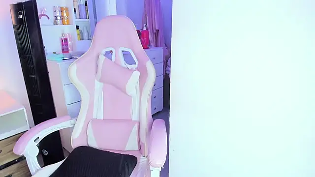 NaomiAsha webcam