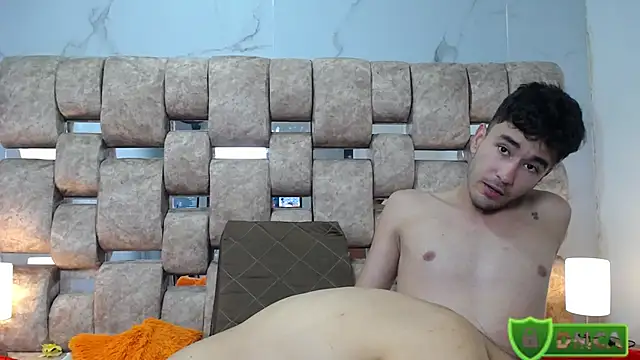 KathyAiden webcam
