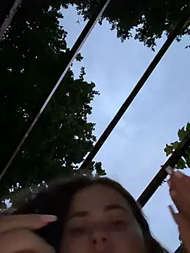 SummerHoney webcam