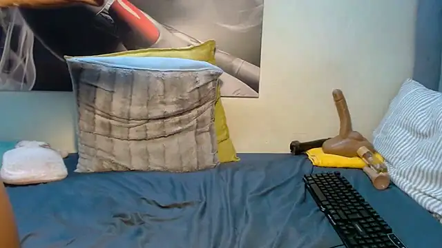 Lola-77 webcam