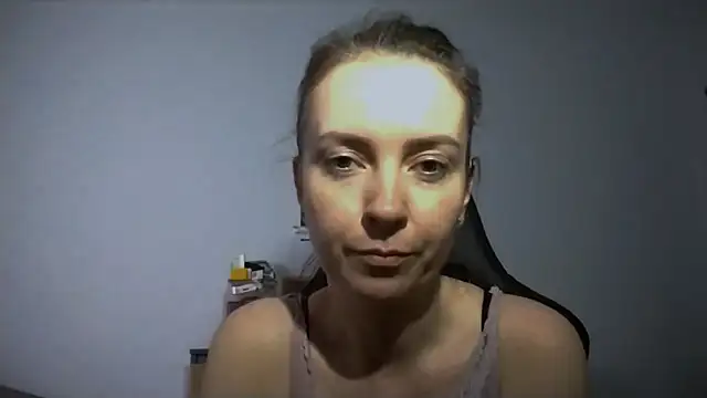 JenniferAlone webcam