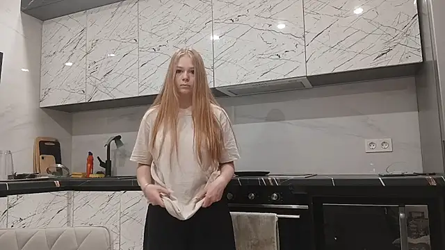 KarinaBestie webcam