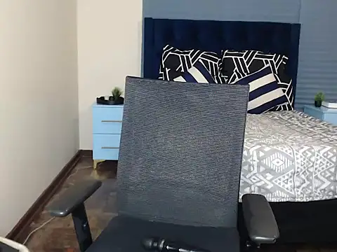 QUEENMANDYY webcam