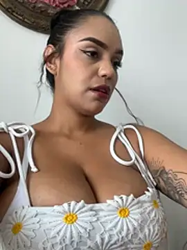 Sara-77 webcam