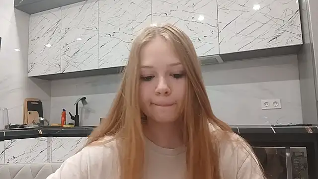 KarinaBestie webcam