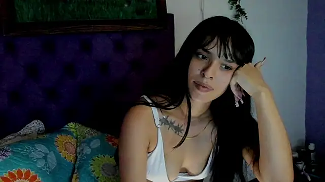 Cloeandtyfanny webcam