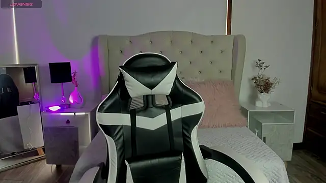 JadeBellee webcam