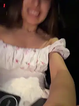 icrazyoneirl's live room