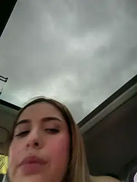 Alirawrz webcam