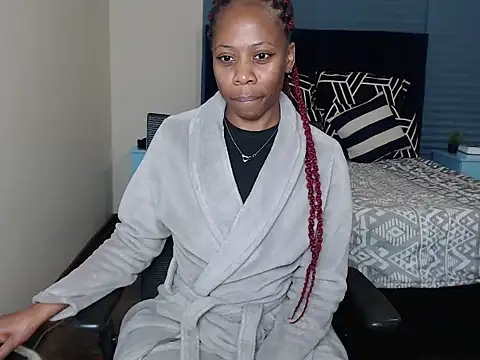 QUEENMANDYY webcam
