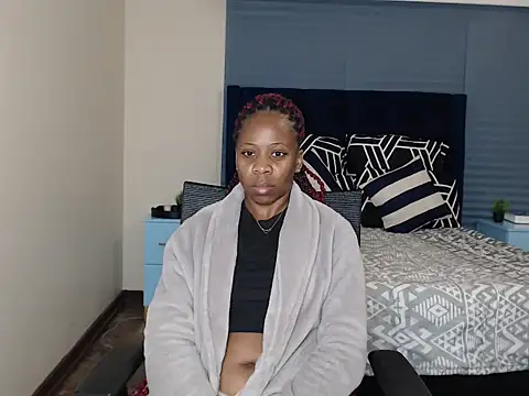 QUEENMANDYY webcam