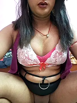 Model: glitchwaligirl