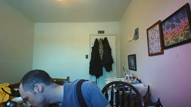 JohnnyMoves webcam