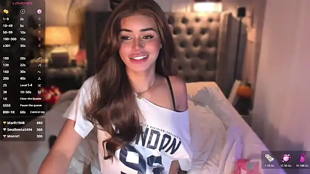 ParisianDoll webcam