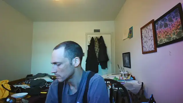 JohnnyMoves webcam