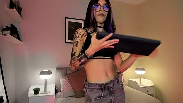 Violetta_Nur webcam