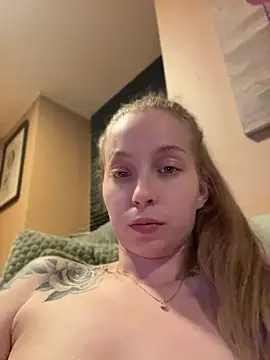 Mrs_Mr_007 webcam