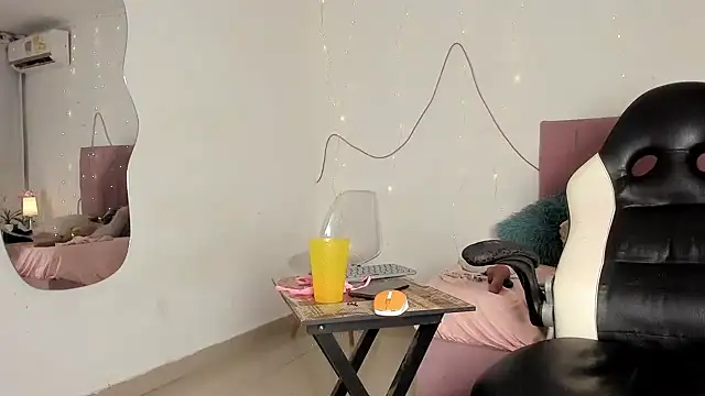 Gatitavivi live cam on StripChat