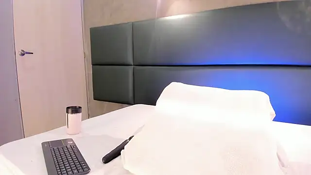 Niamonroe webcam