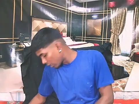 IndianThuggin live cam on StripChat