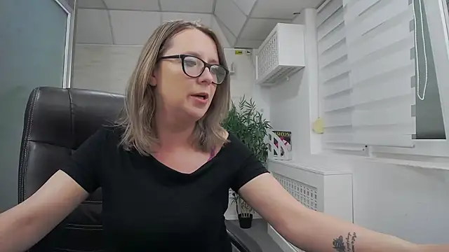 MaddyVelvet webcam
