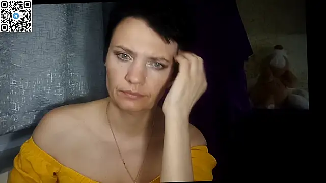 HotMamaQueen234 live cam on StripChat