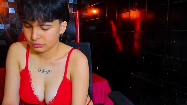 VioletFaith webcam