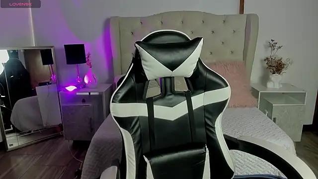 JadeBellee webcam