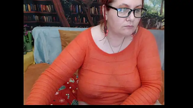 PlayfullMature webcam