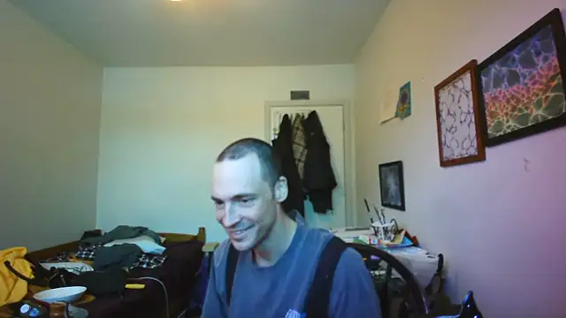 JohnnyMoves webcam