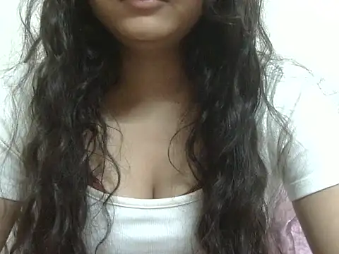ITZ_ISHITA live cam on StripChat