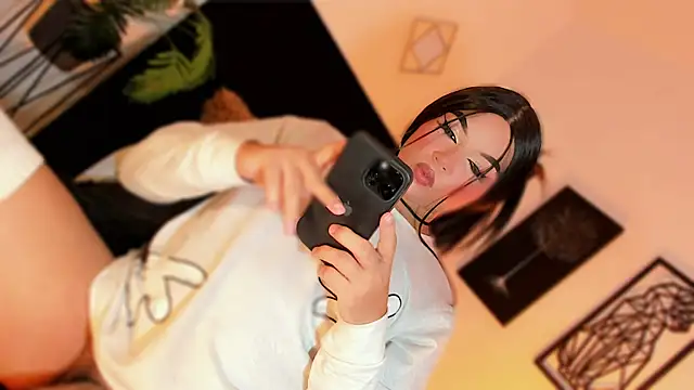 Model: misstreslatin