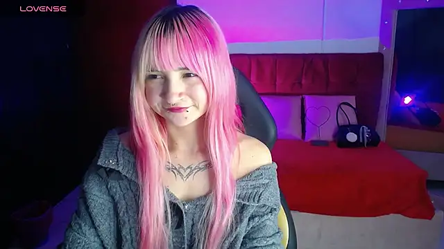 _Charlotte_Collins_ live cam on StripChat