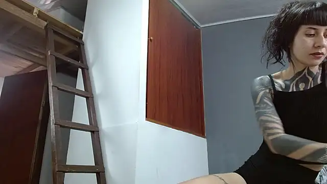 Emilia_1995 webcam