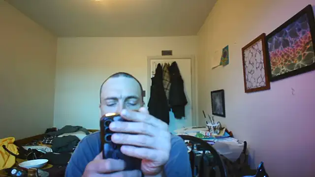 JohnnyMoves webcam