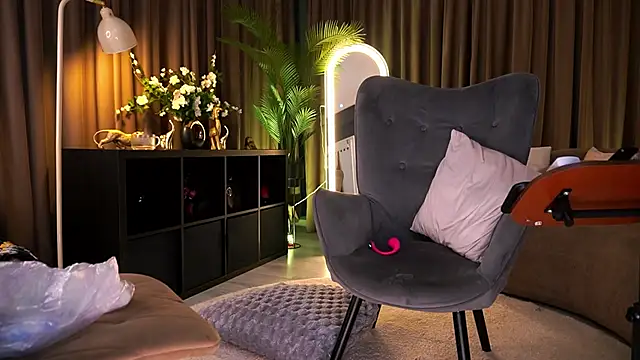 Watch MissEmaDivine live on EroticFlix - High definition streams