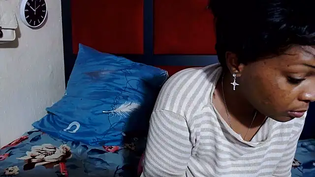 MaximTease24 webcam