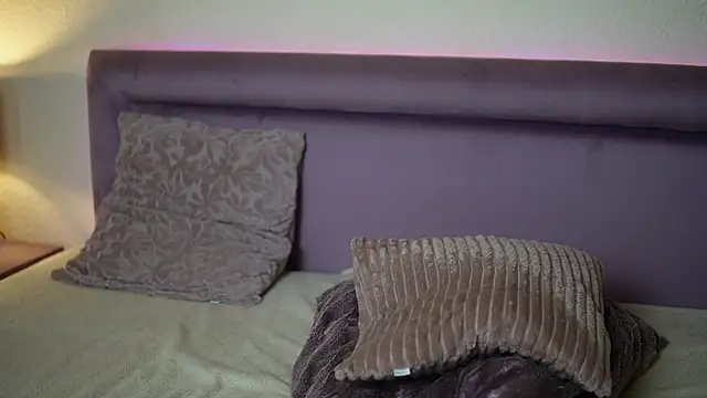 JoelleApril webcam