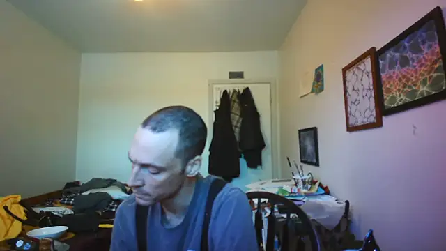 JohnnyMoves webcam